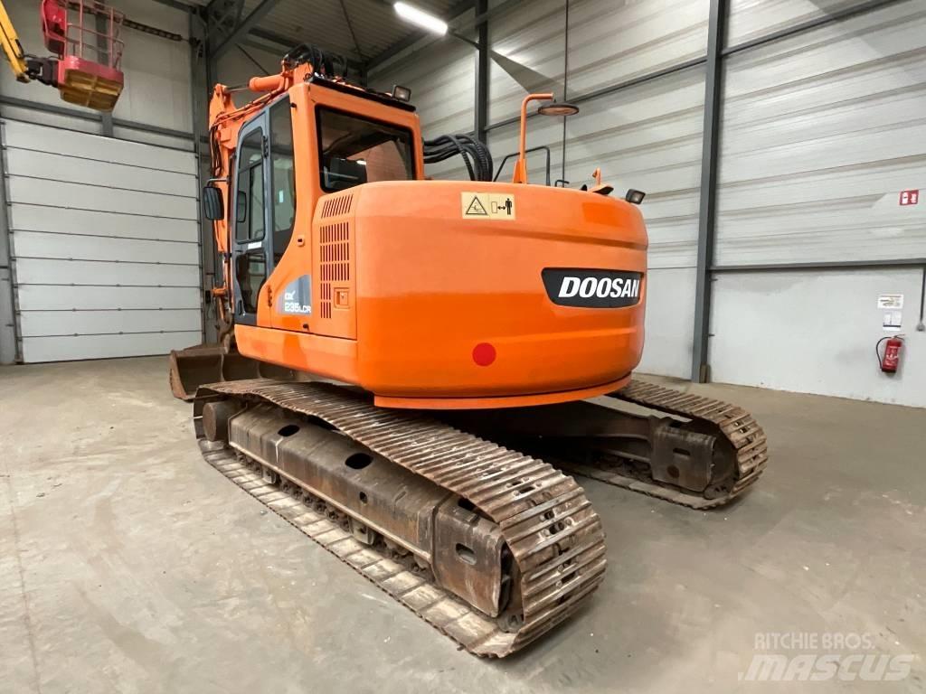 Doosan DX 235 LCR حفارات زحافة