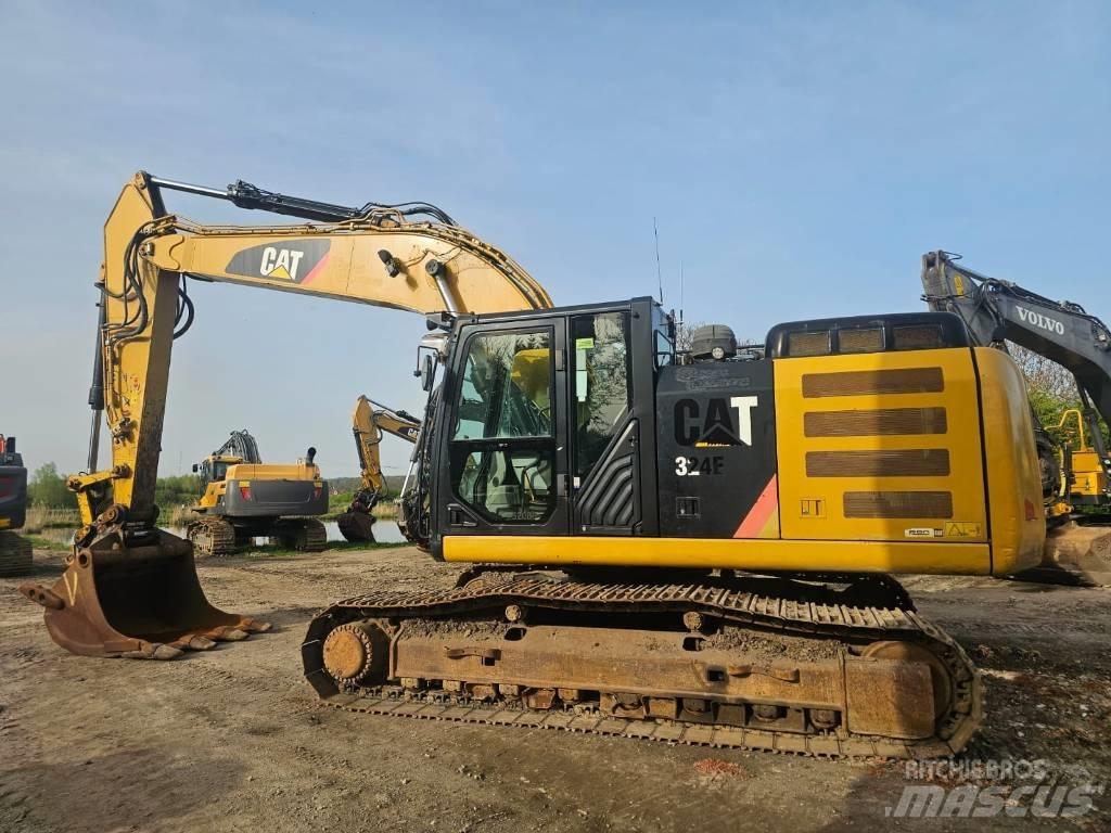 CAT 324 EL حفارات زحافة