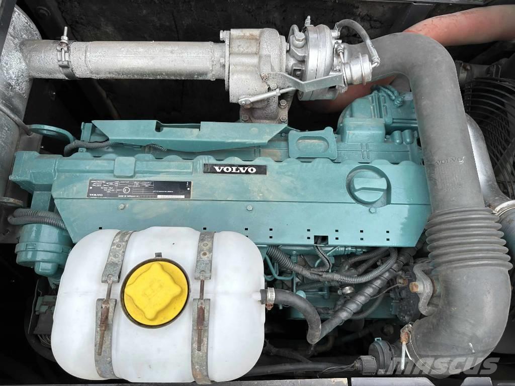 Volvo EC210D حفارات زحافة