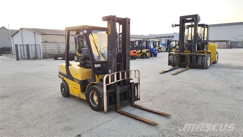 Yale GDP35VX شاحنات الديزل
