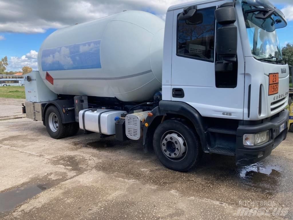 Iveco 135E25 شاحنات ذات صهاريج