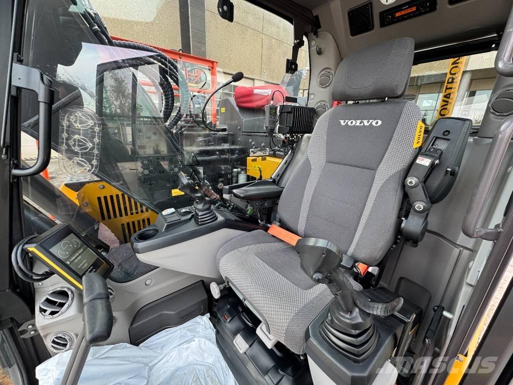 Volvo ECR 145 E حفارات زحافة