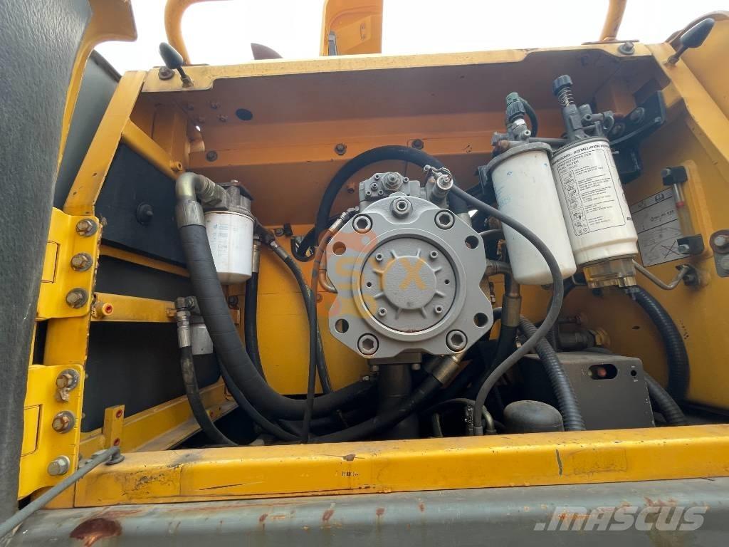 Volvo EC 460B حفارات زحافة