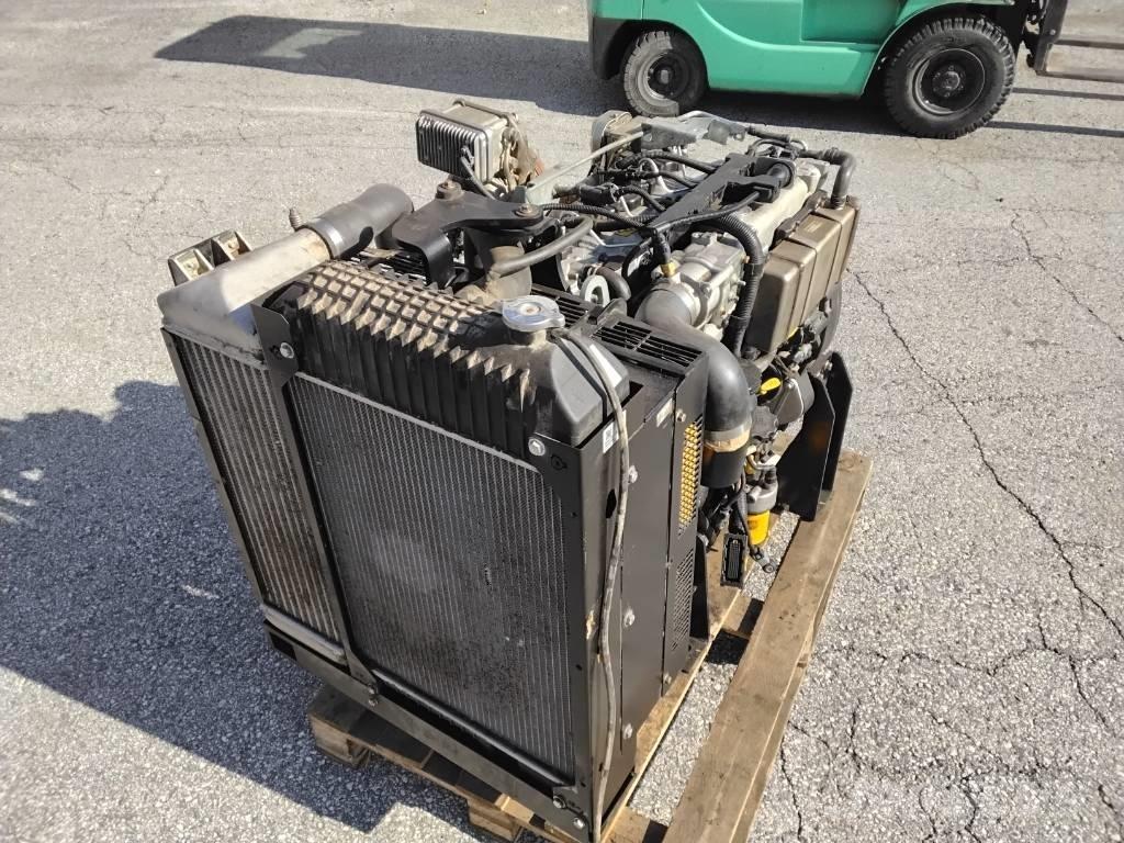 JCB 444TA4i-81 محركات
