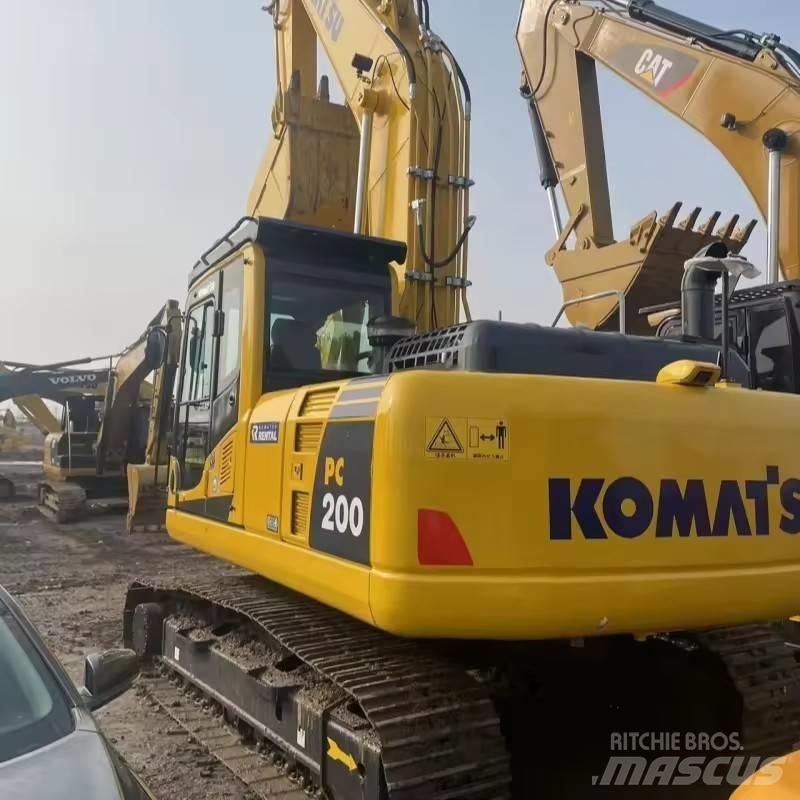 Komatsu PC 200 حفارات زحافة