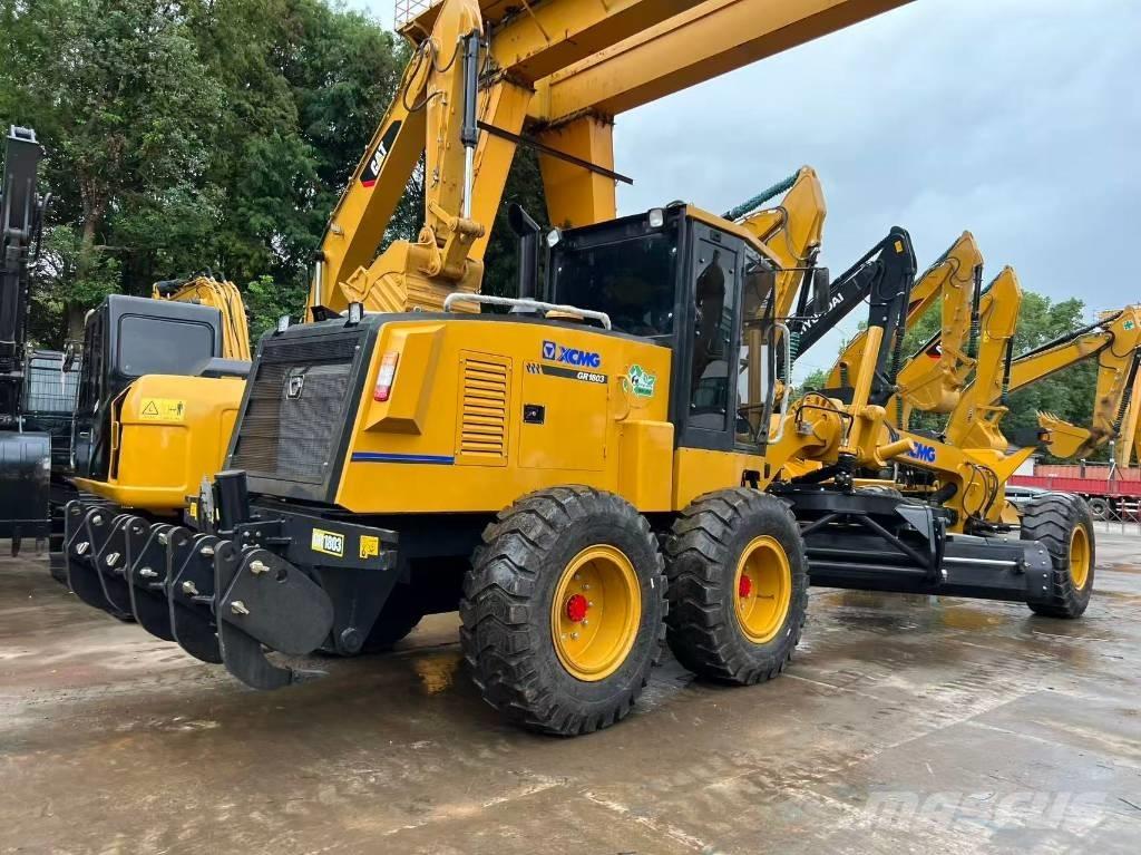 XCMG GR1803 معدات تمهيد الطرق