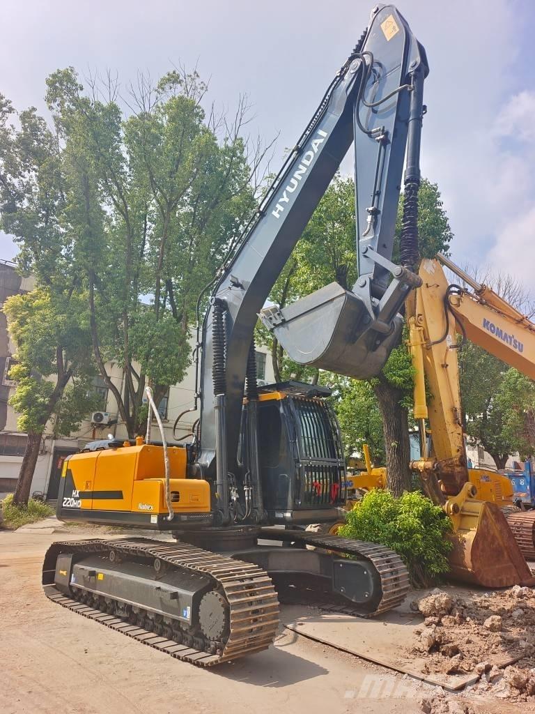 Hyundai HX 220 HD حفارات زحافة