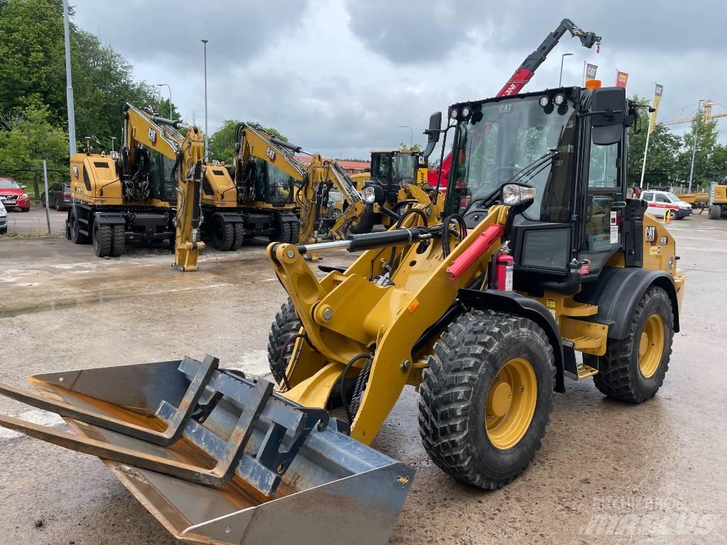 CAT 908 M لوادر بعجل