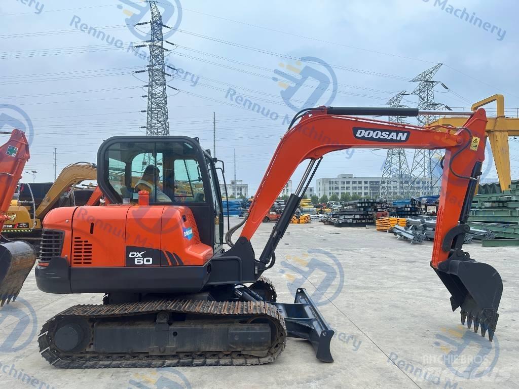 Doosan DX 60 حفارات صغيرة أقل من 7 طن (حفارات صغيرة)