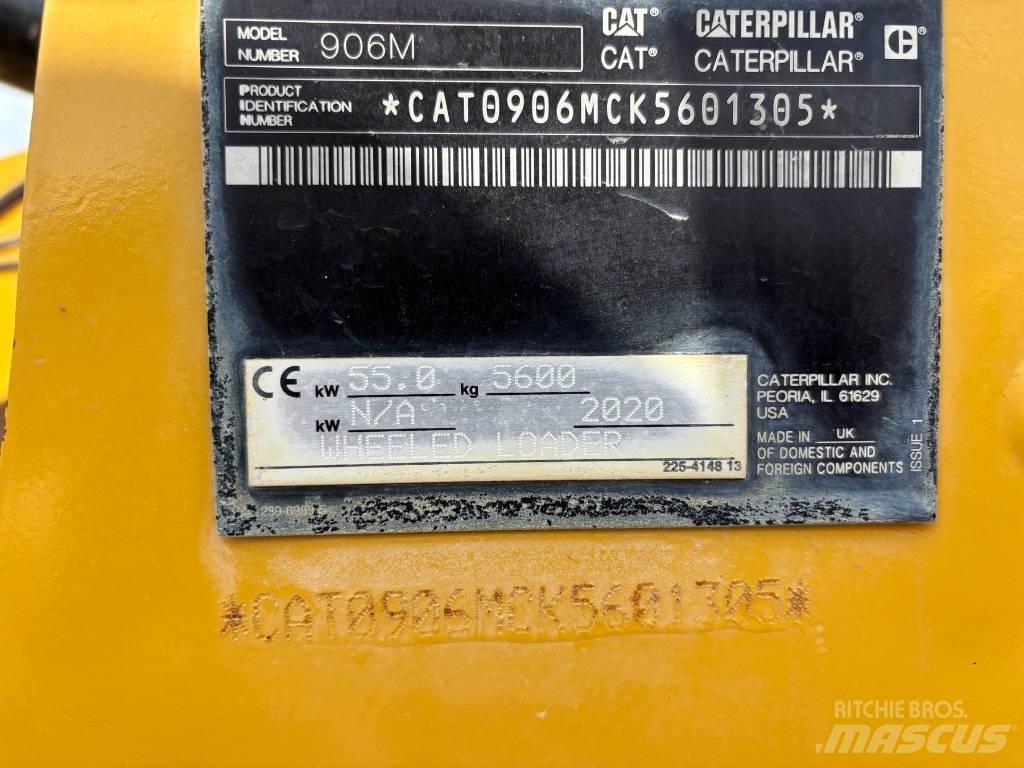 CAT 906 M لوادر بعجل