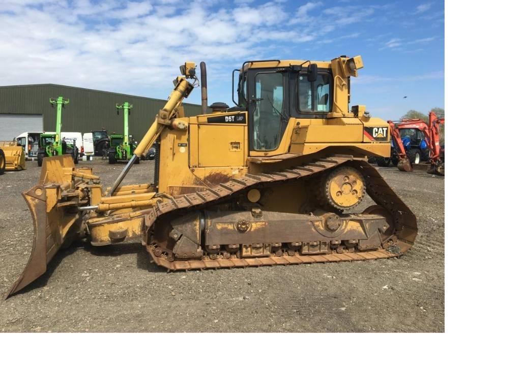 CAT D 6 T LGP V PAT بلدوزرات مجنزرة