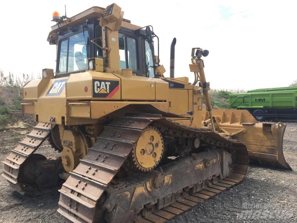 CAT D 6 T LGP V PAT بلدوزرات مجنزرة