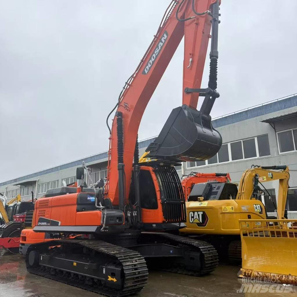 Doosan DX225LC-9C حفارات وسط 7 طن - 12 طن