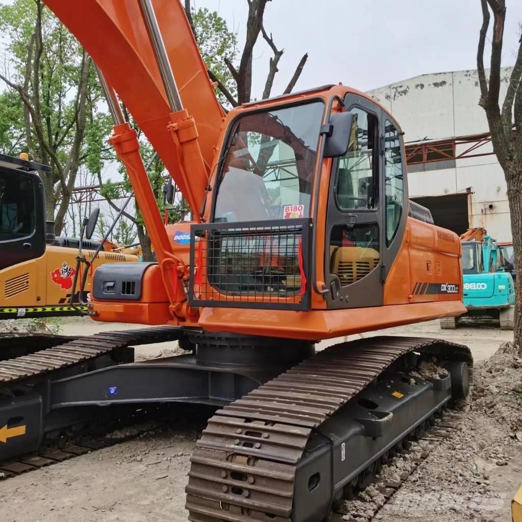 Doosan DX 300 LC حفارات زحافة