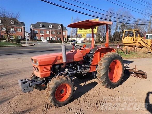 Kubota L345DT الجرارات