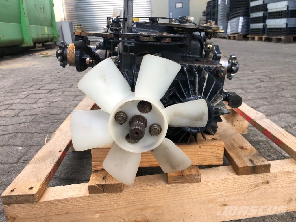 Iseki SXG 19 الوقوف على جزازات