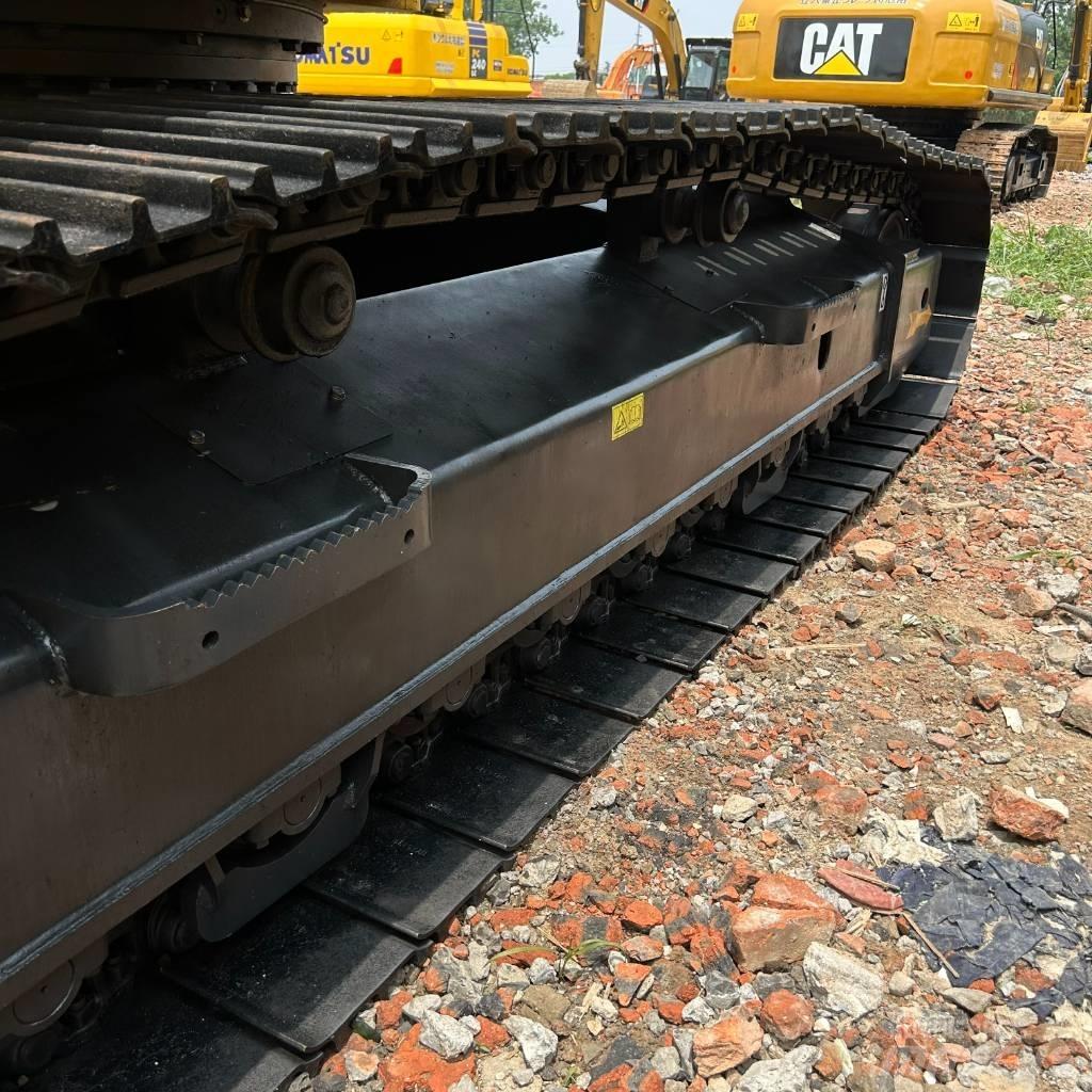 Komatsu 240-8 حفارات زحافة