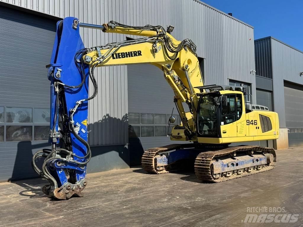 Liebherr R946 حفارات خاصة
