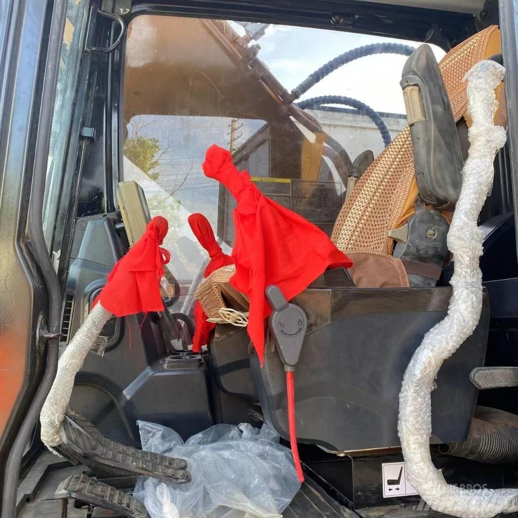Sany SY 215 C حفارات زحافة