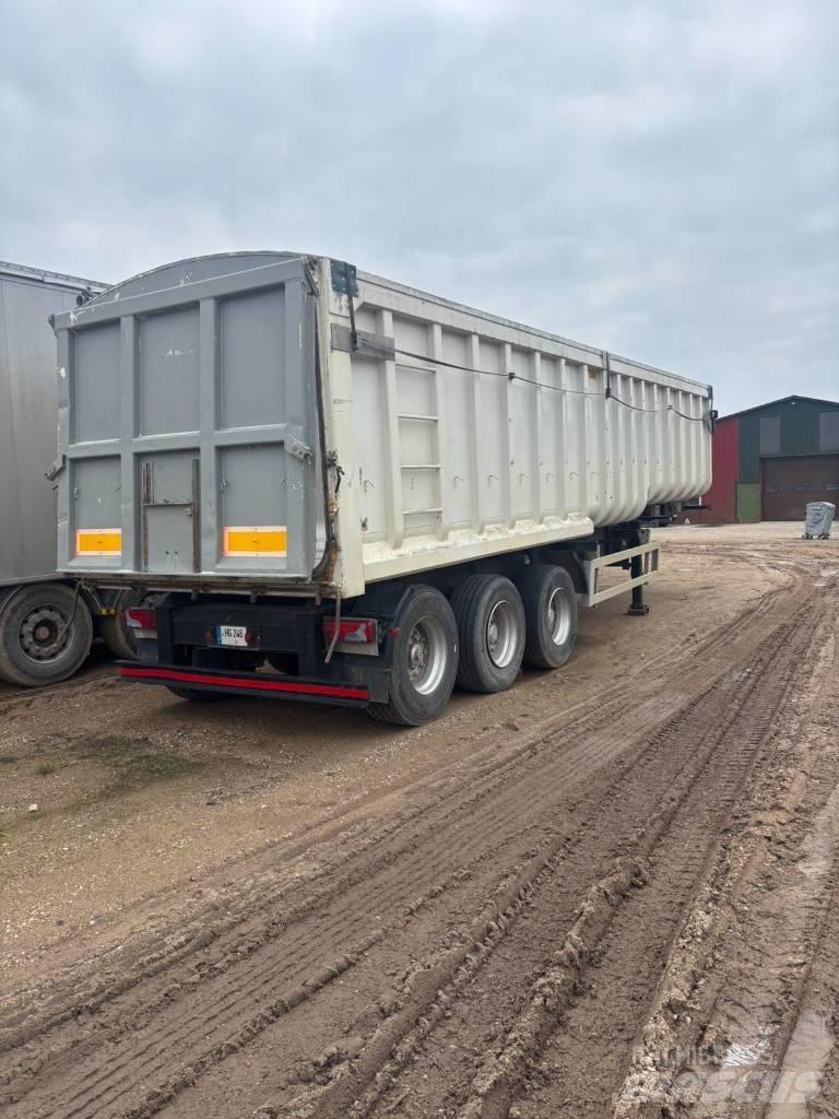 SDC Trailers LTD نصف مقطورات بباب جانبي