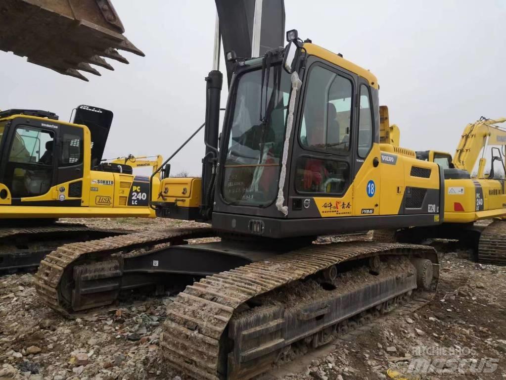 Volvo EC 290 B LC حفارات زحافة