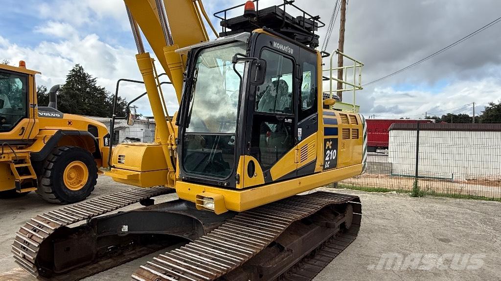 Komatsu PC 210 LC-11 حفارات زحافة