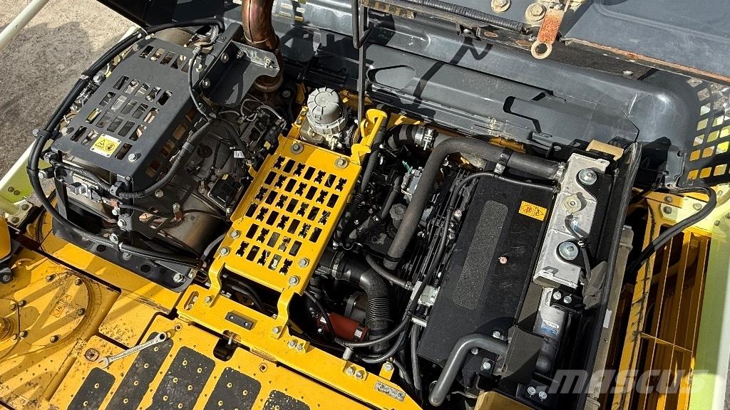 Komatsu PC 210 LC-11 حفارات زحافة