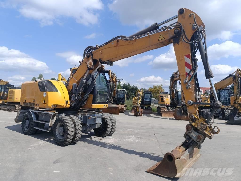 Liebherr A 916 حفارات بعجل