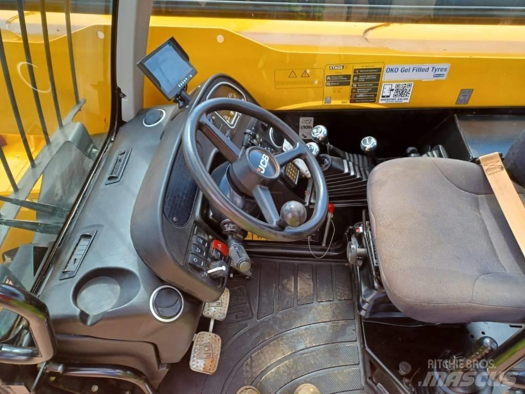 JCB 540-140 مناولات متداخلة