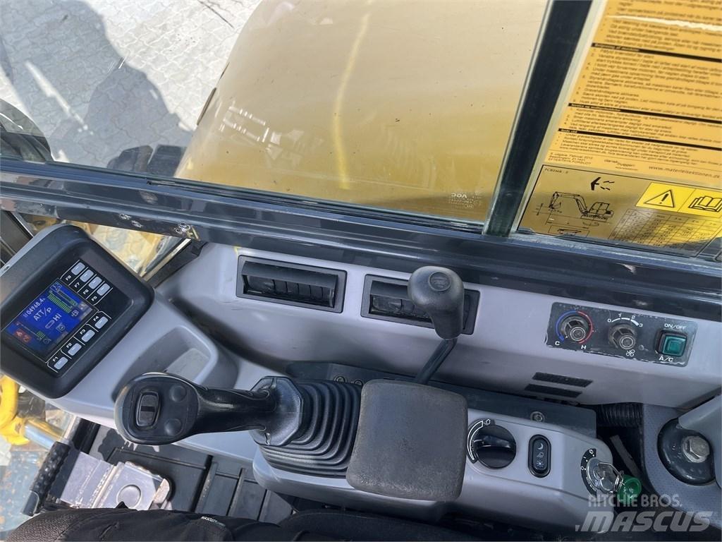 Komatsu PC 80 MR حفارات وسط 7 طن - 12 طن