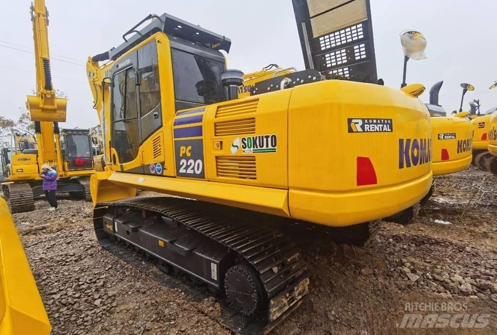 Komatsu pc220-8 حفارات زحافة