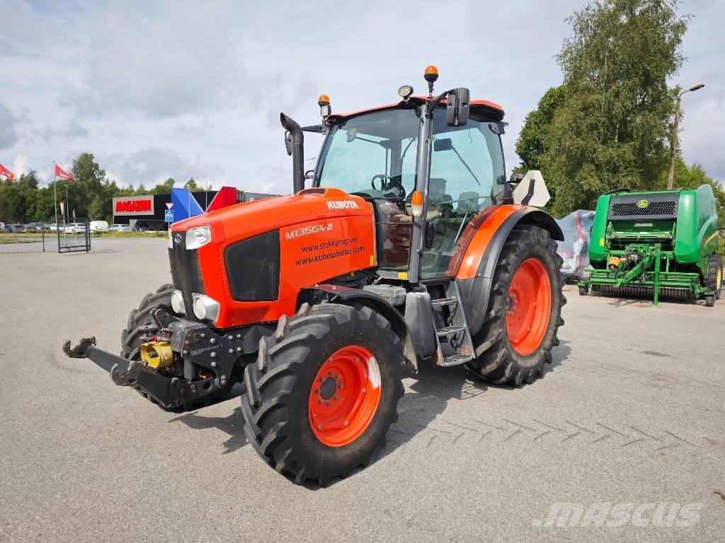 Kubota M135GX-II الجرارات