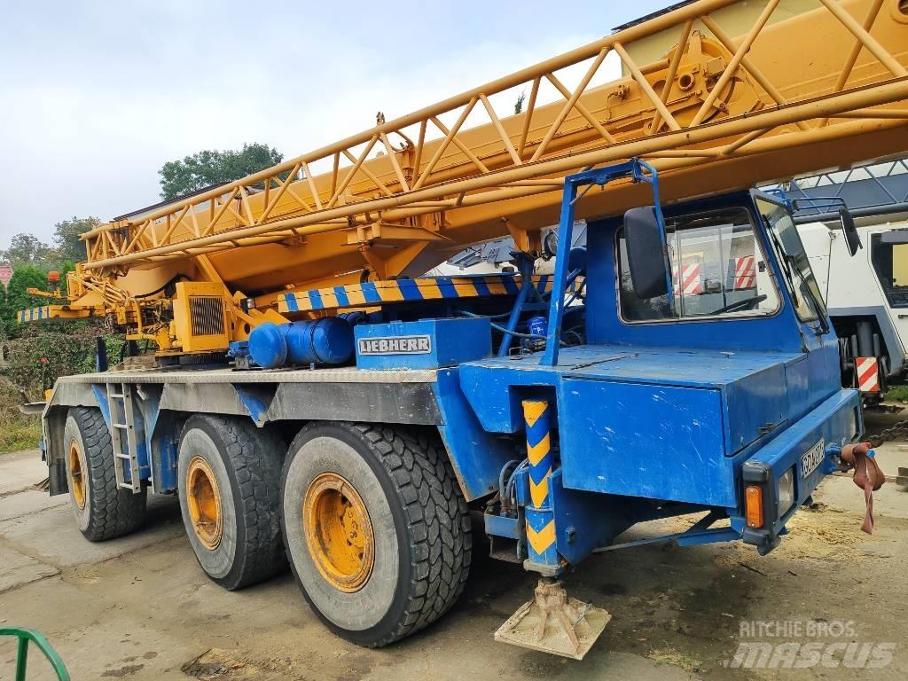 Liebherr LTM 1035 رافعات صالحة لكل أنواع الطرق