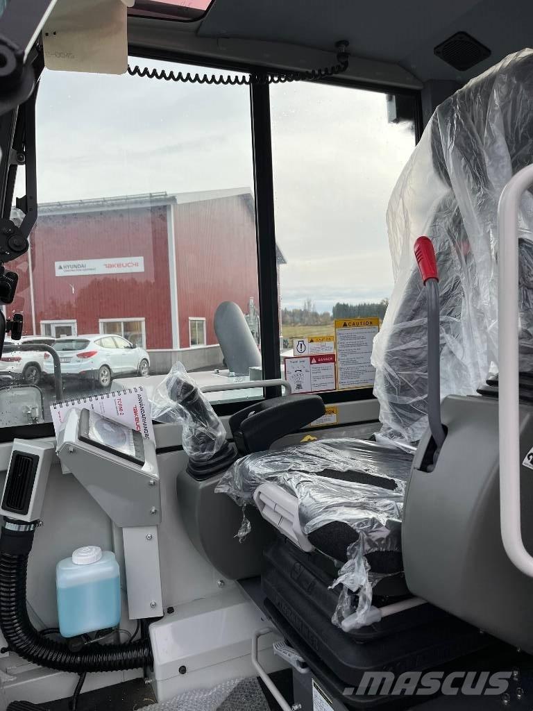 Takeuchi TCR 50 -2 عربات نقل قلابة مجنزرة