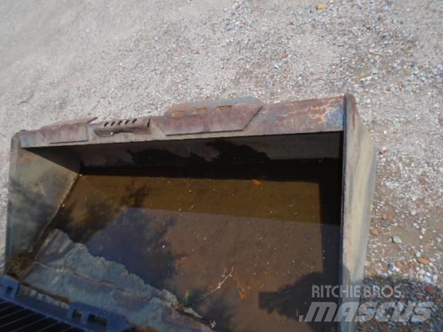 Bobcat T 630 لوادر انزلاقية التوجيه