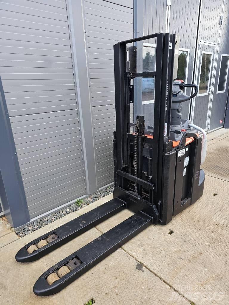 BT SPE 200 D 2500mm معدات التكديس الجوالة
