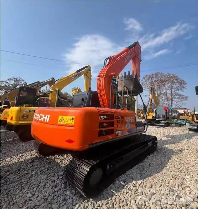 Hitachi ZX130-5A حفارات زحافة