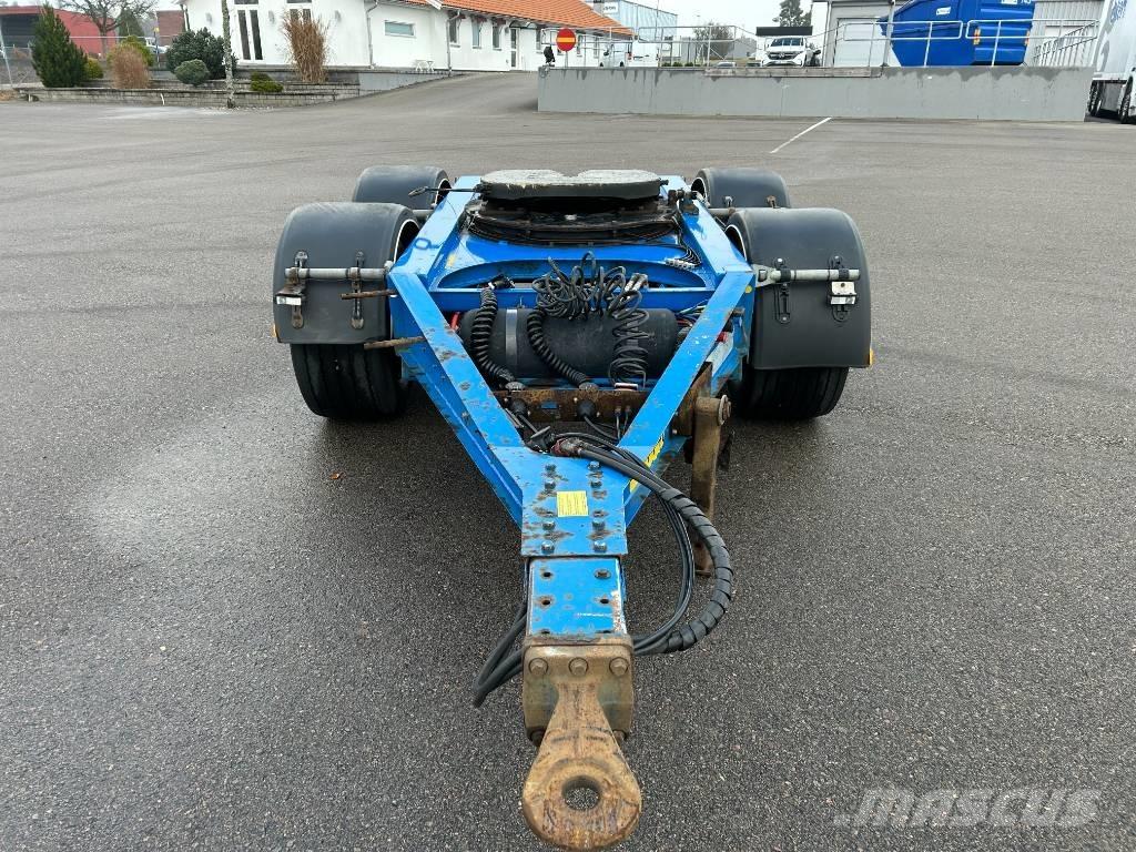 Närko Dolly, XKS105 حاملة نقل رباعية العجلات