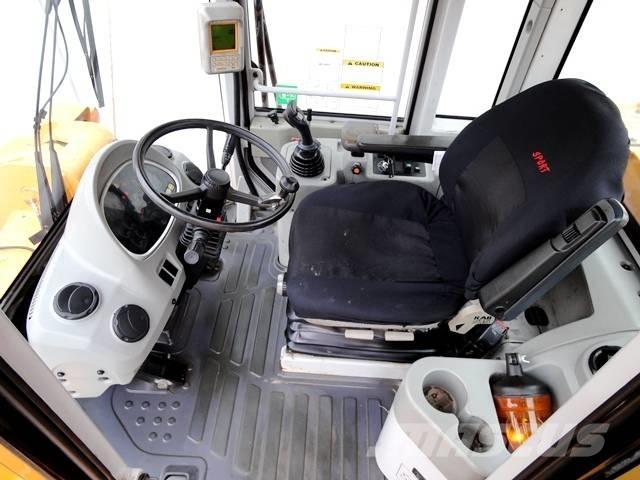 Hyundai HL 770-7 A لوادر بعجل