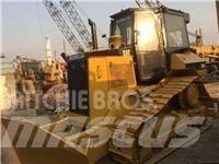 CAT D 5 N بلدوزرات مجنزرة