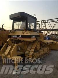CAT D 5 N بلدوزرات مجنزرة