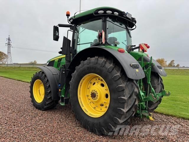 John Deere 7310 R الجرارات
