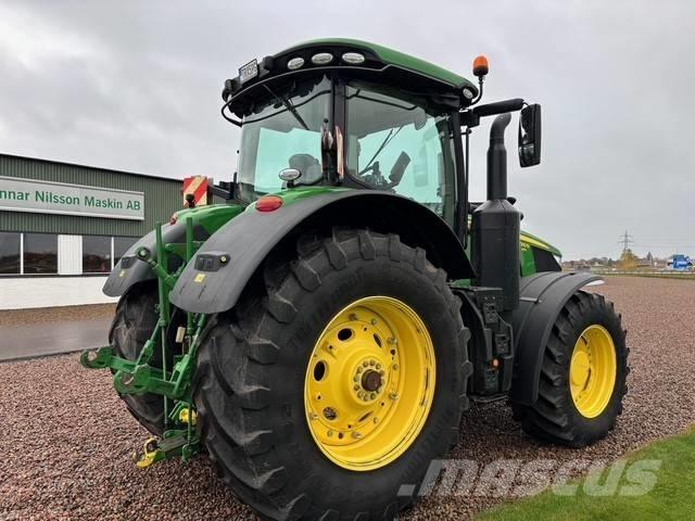 John Deere 7310 R الجرارات