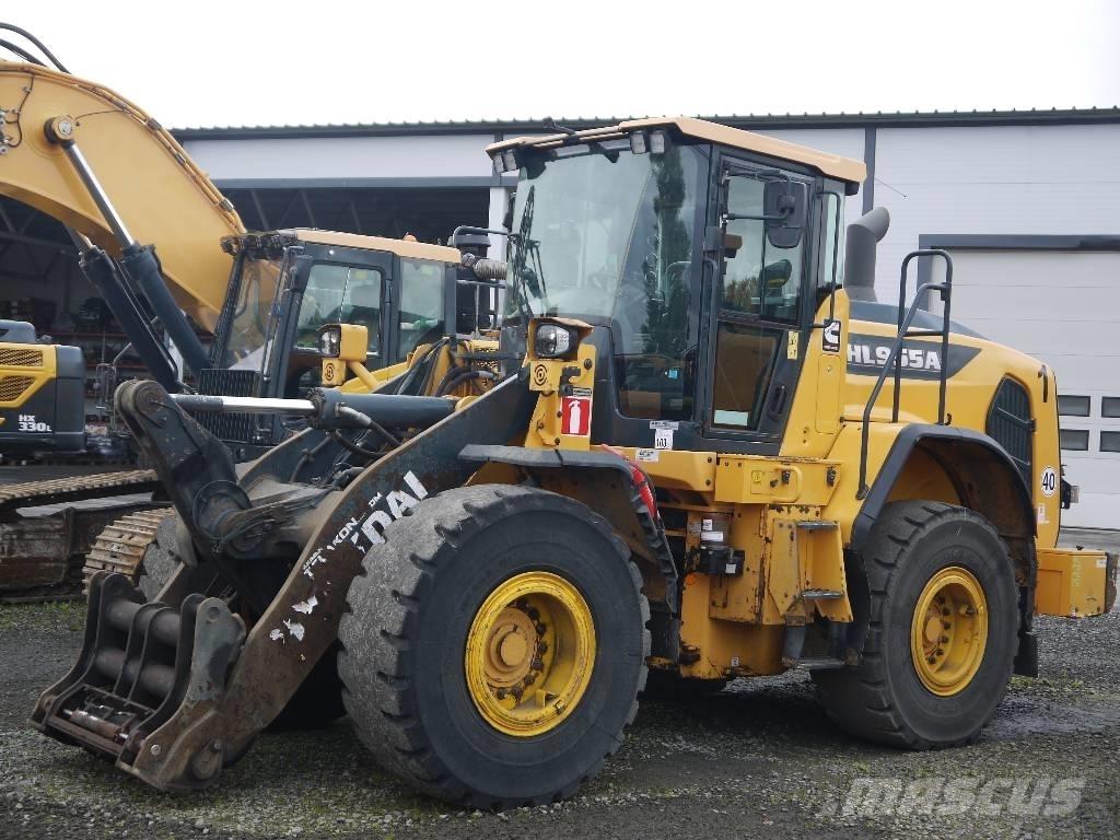 Hyundai HL955A لوادر بعجل