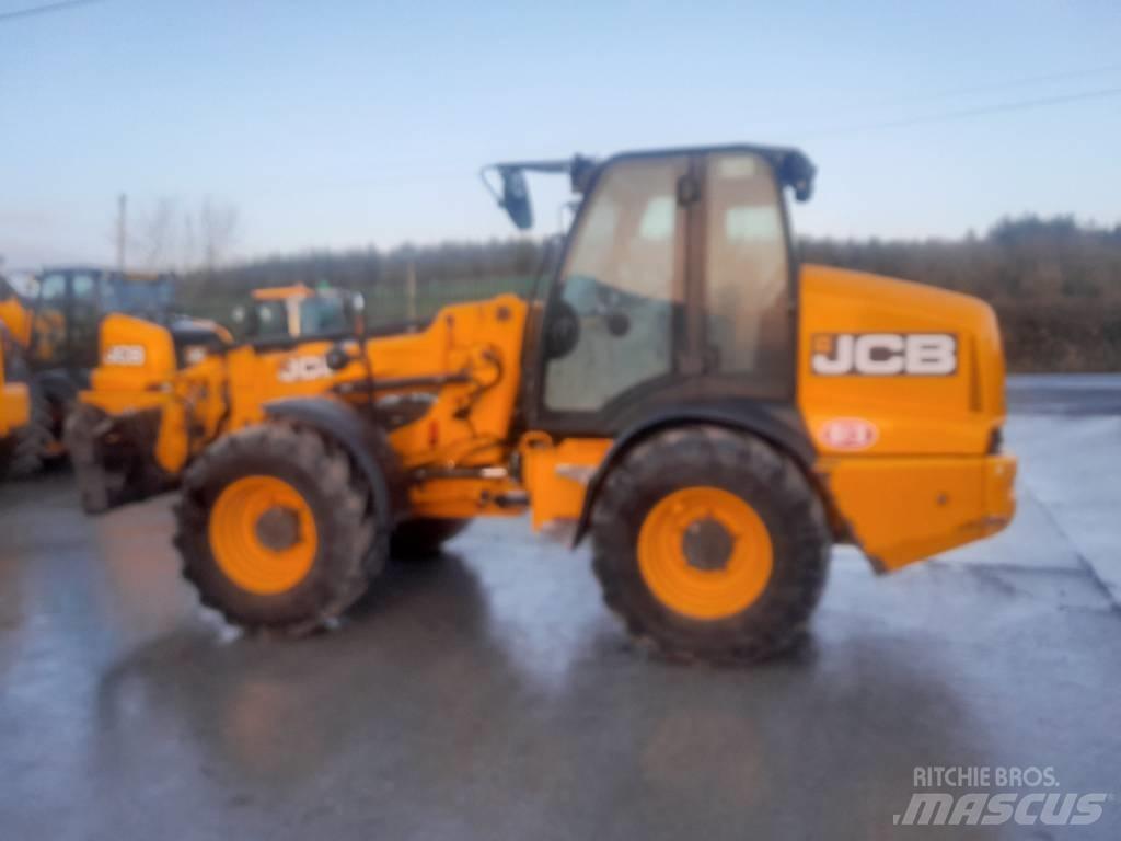 JCB TM 320 معدات مناولة لأغراض الزراعة