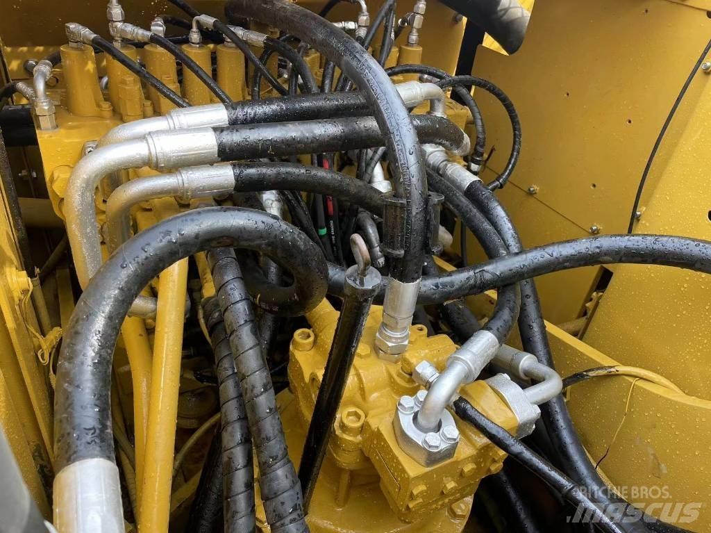 CAT 320 C L حفارات زحافة