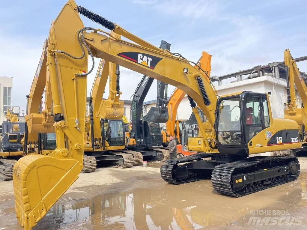 CAT 320 C L حفارات زحافة