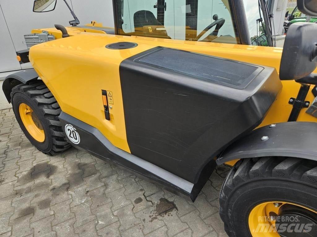 JCB 525-60 مناولات متداخلة