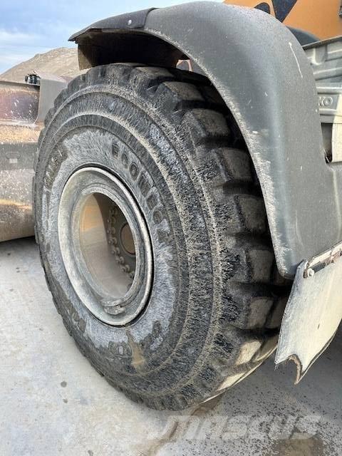 Liebherr 576 X-Power لوادر بعجل