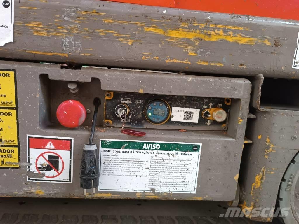 Haulotte Optimum  8 رافعات مقصية الشكل